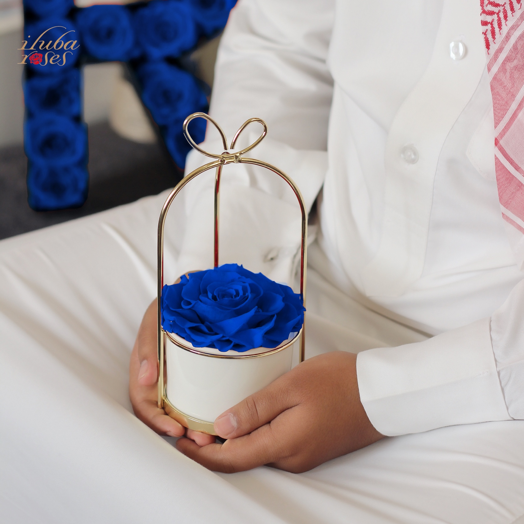 تختلف درجة اللون الأزرق بين الأزهار بناء على النوع والعوامل الطبيعية الأخرى مثل التربة. Ø³Ù„Ø© ÙÙŠÙˆÙ†ÙƒØ© ÙˆØ±Ø¯ Ø§ÙŠÙ„ÙˆØ¨Ø§ Ø±ÙˆØ² Ø·Ø¨ÙŠØ¹ÙŠ Ø¯Ø§Ø¦Ù… Ù„ÙˆÙ† Ø§Ø²Ø±Ù‚