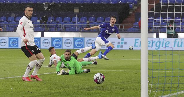 Munteres Spiel in der VELTINSArena S04 gewinnt 43 gegen Frankfurt