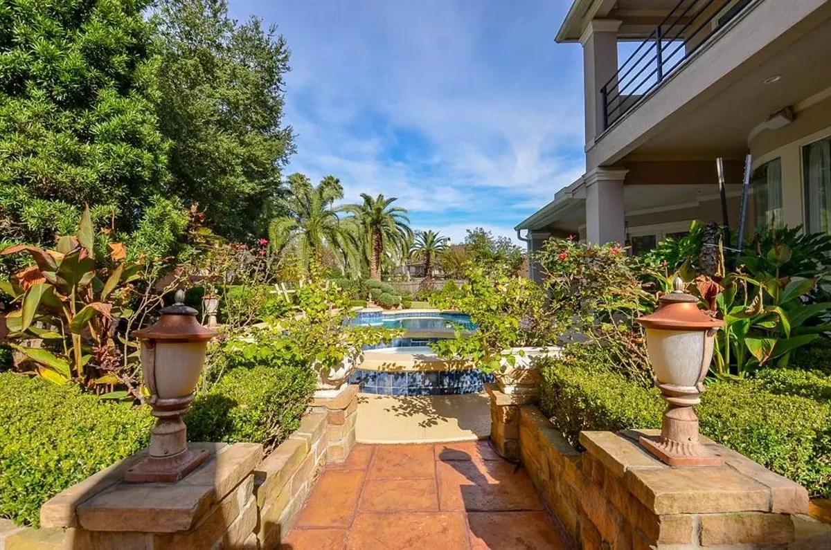 Charles Barkley's Former Texas Home Is Up For Sale, Let's Take a Tour