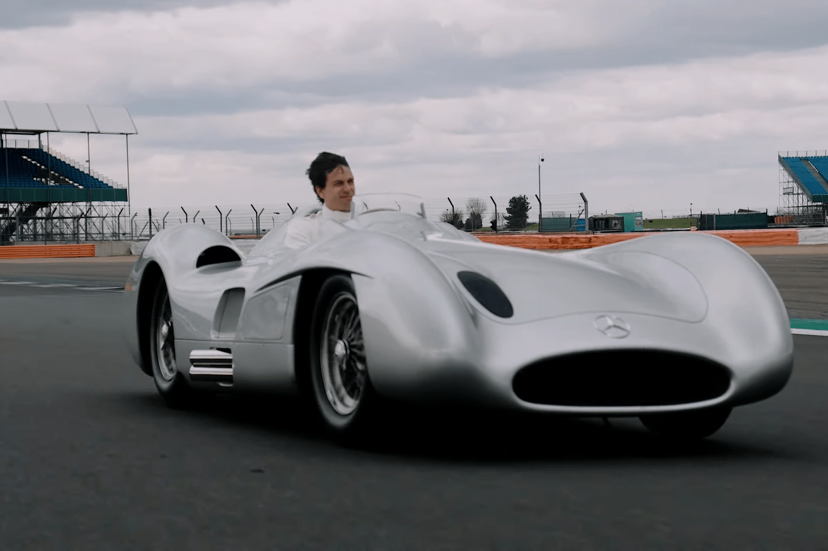 VIDEO Toto Wolff drives the MercedesBenz W 196