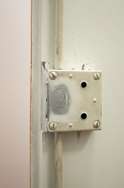 applications Closing a closet door with