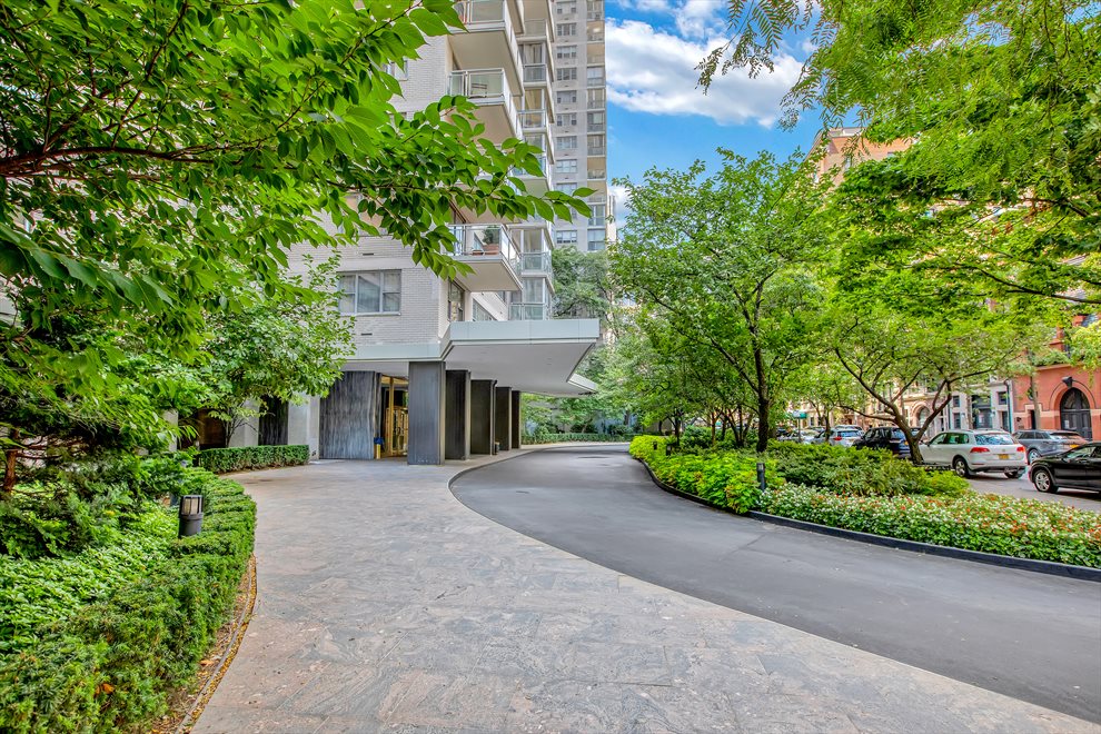 Imperial House 150 East 69th Street, Manhattan Corcoran