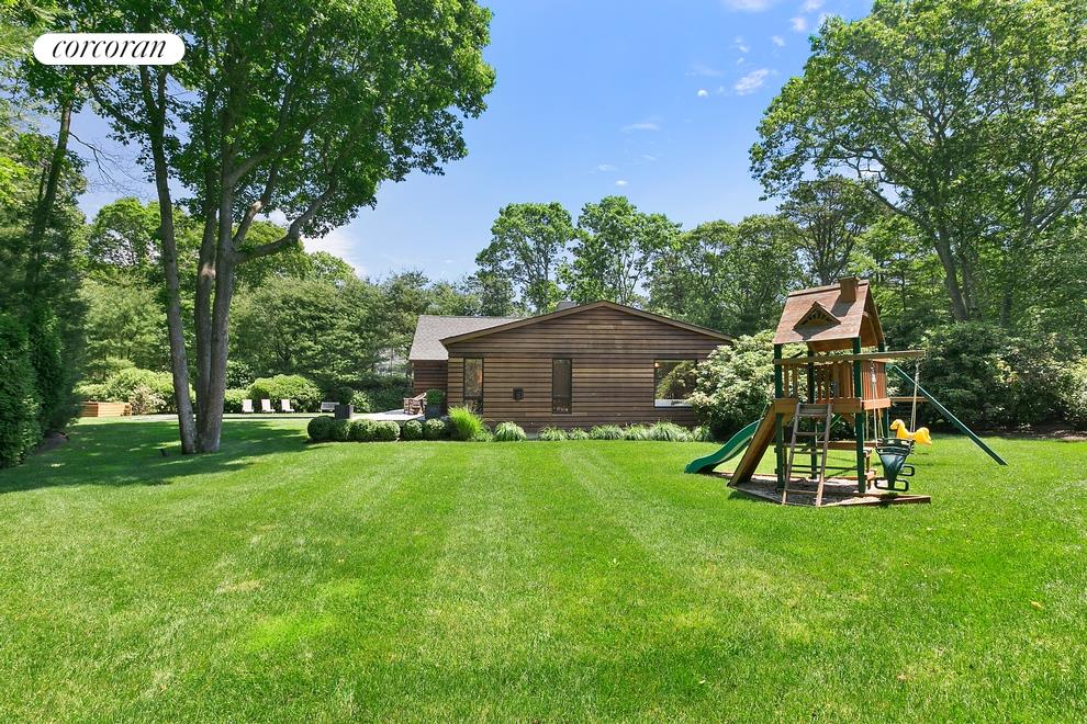 Corcoran, 47 Westwood Road, Wainscott Rentals, South Fork Rentals