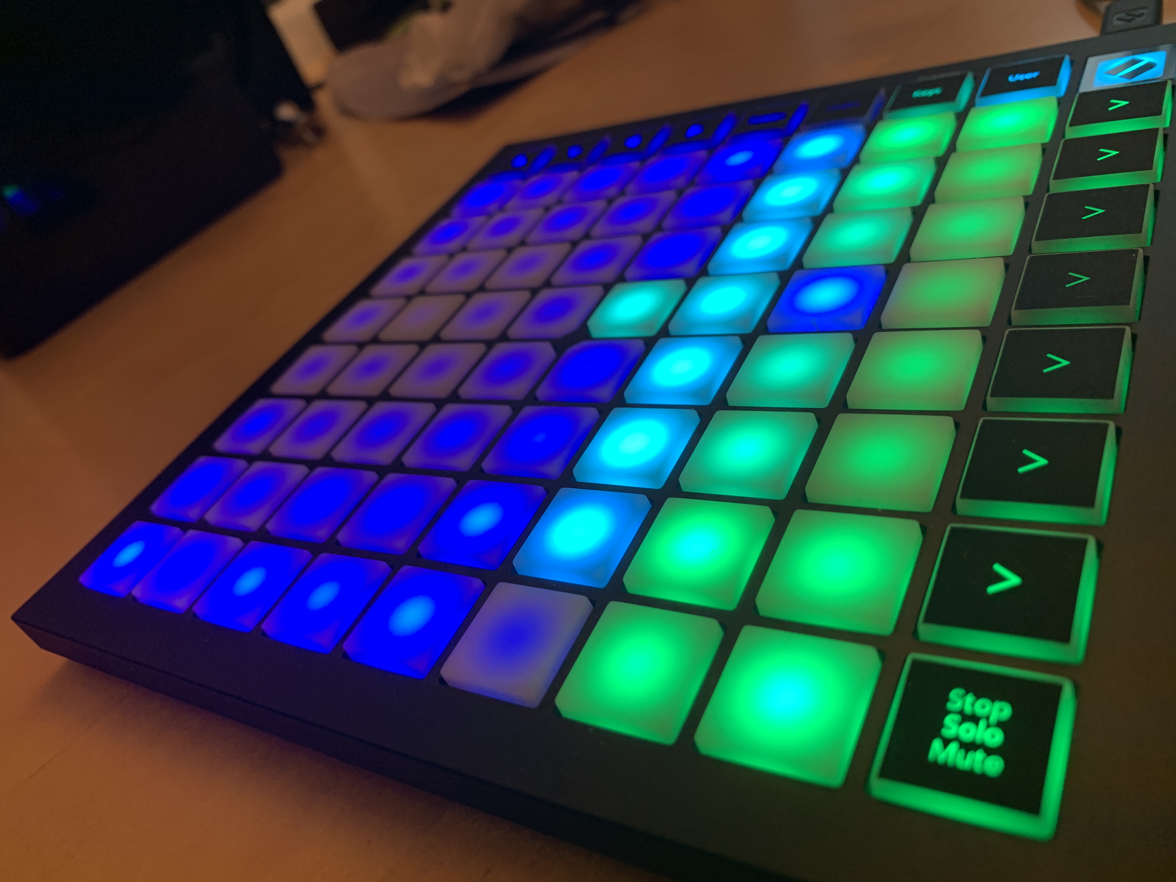 Test Novation Launchpad Mini mk3 contrôleur à pads pour Ableton Live Audiofanzine