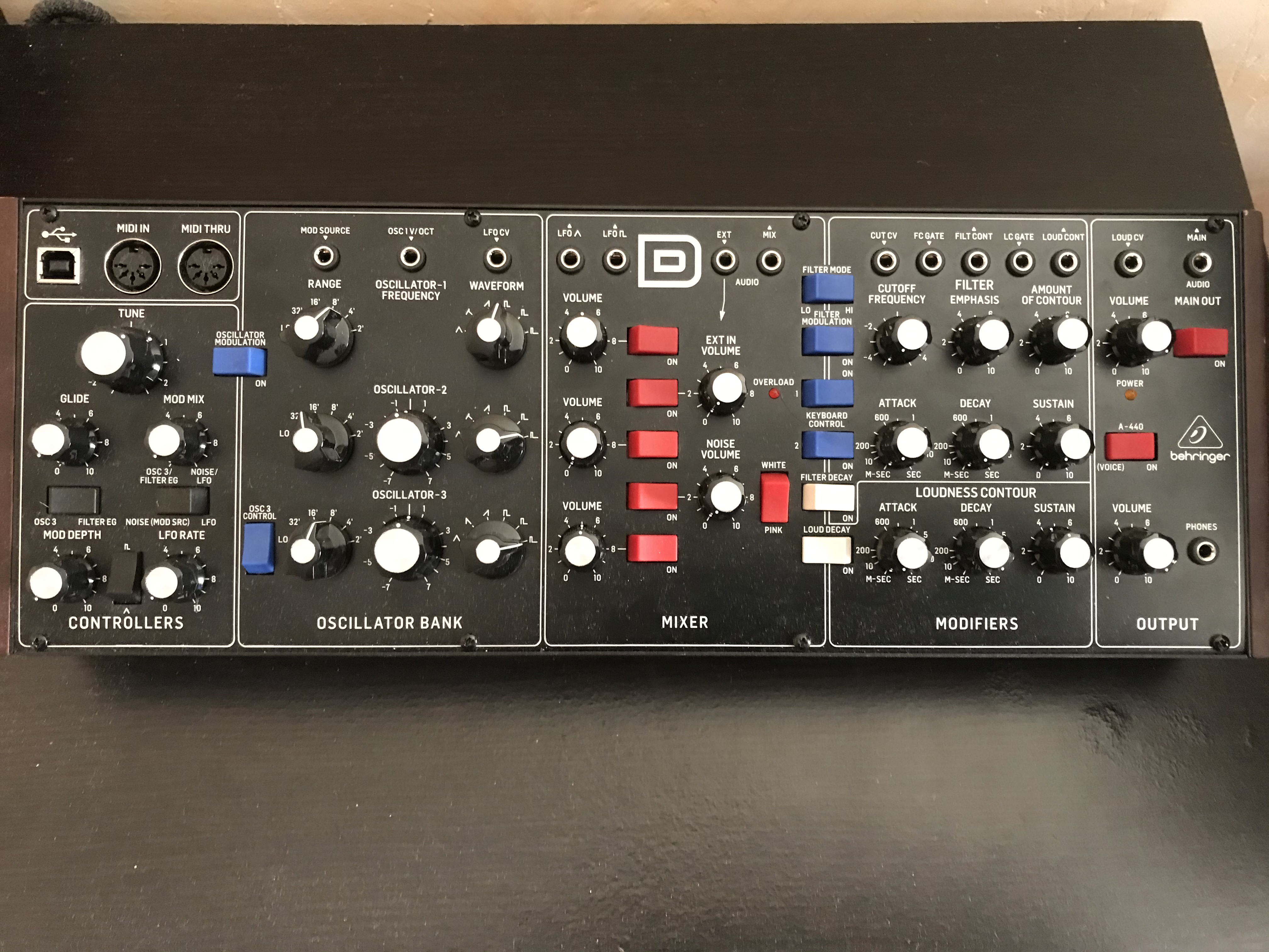 Model D Behringer Model D Audiofanzine