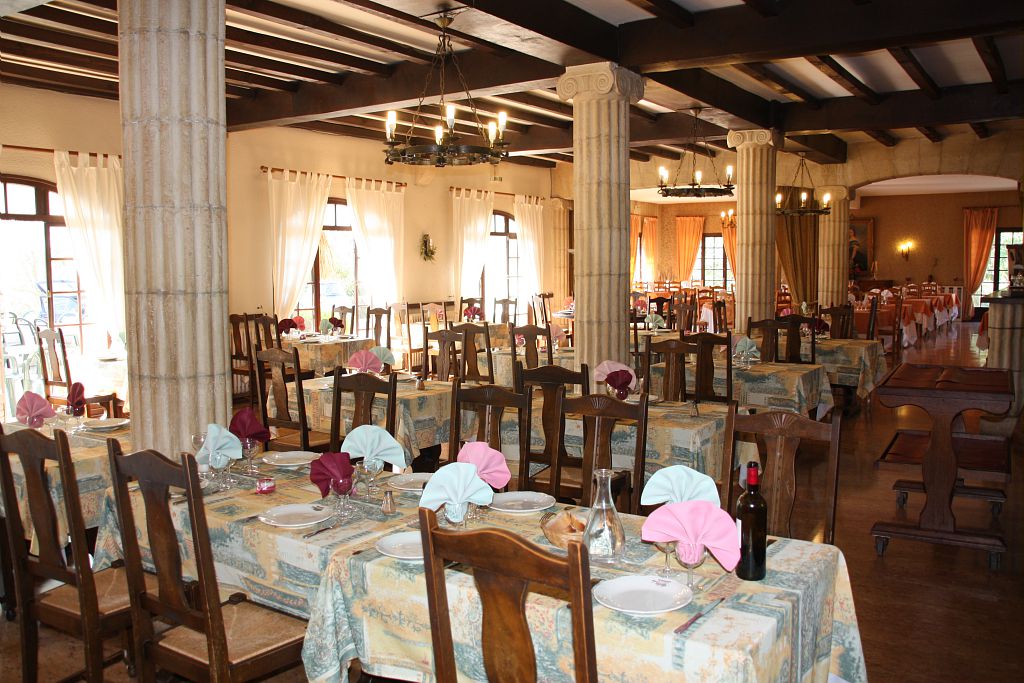 restaurant hostellerie du lac l'islejourdain 32160 gers tourisme