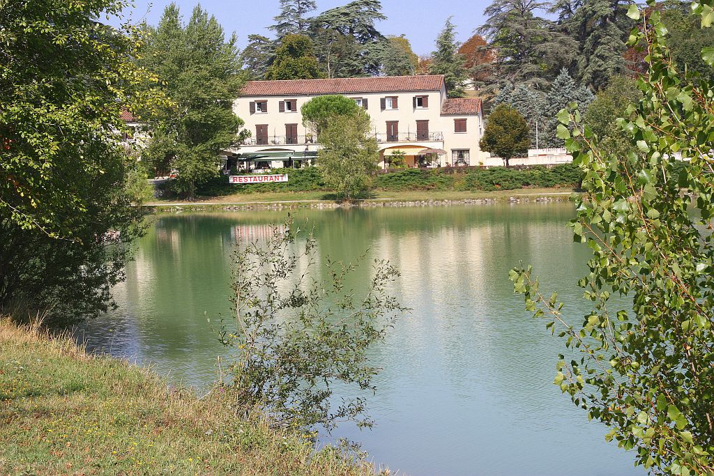 hostellerie du lac l'islejourdain 32160 gers tourisme
