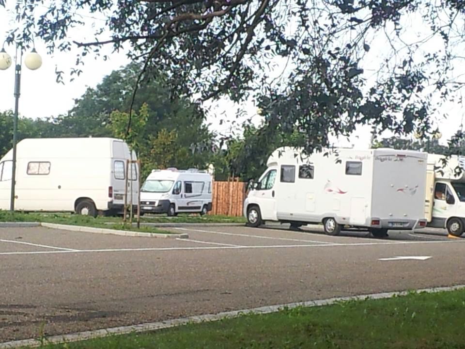 aire communale de services camping cars marciac 32233 gers tourisme