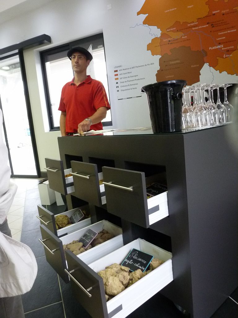 cave de plaisance lasserade 32199 gers tourisme