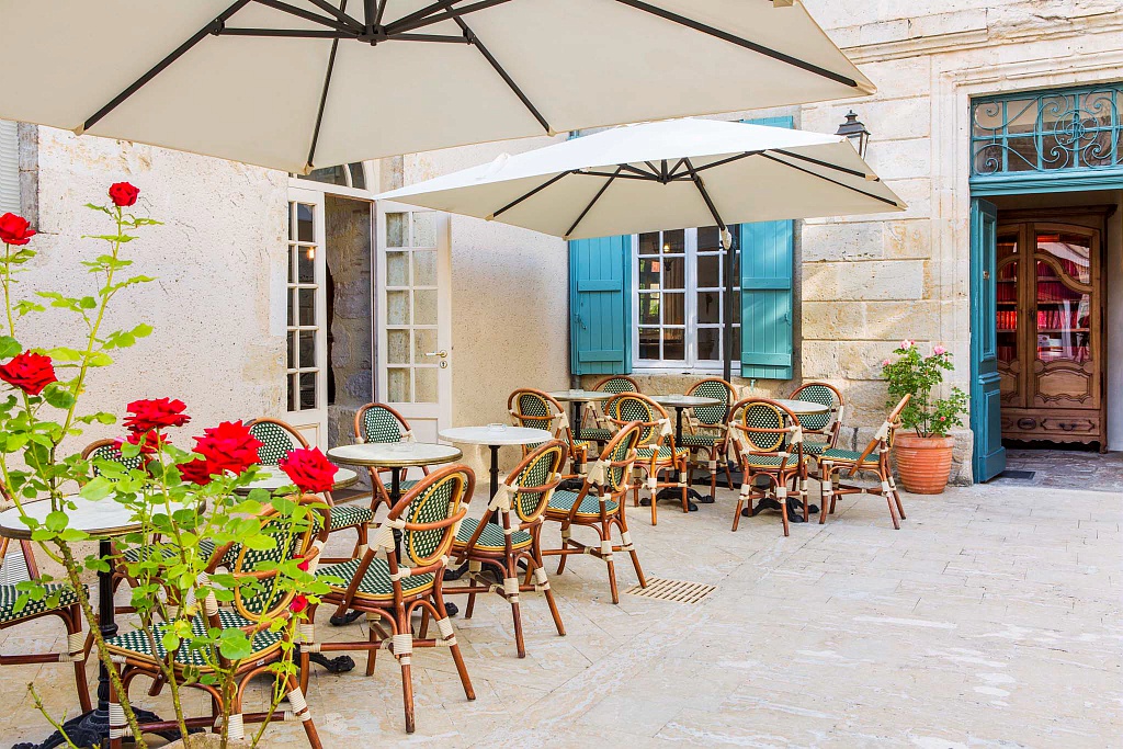 hôtel des trois lys condom 32107 gers tourisme