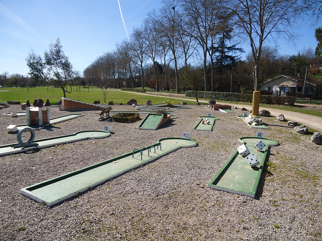 MINIGOLF DE LA BASE DE LOISIRS Loisirs à Samatan Tourisme Gers