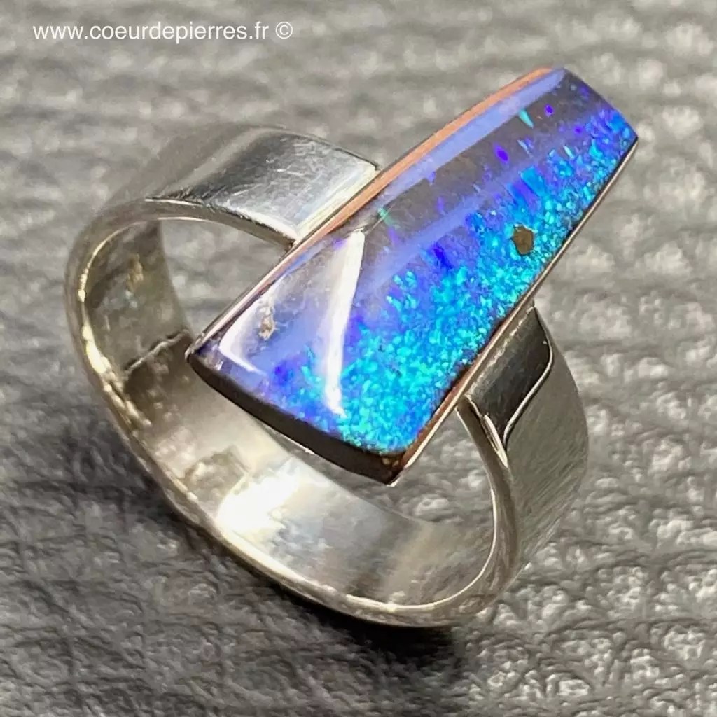 Bague opale noire de Lightning Ridge, Australie taille 55