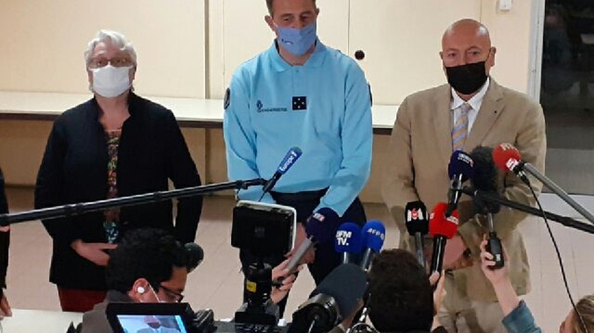 EN DIRECT "Excusezmoi je me rends, excusezmoi", déclare le fugitif à