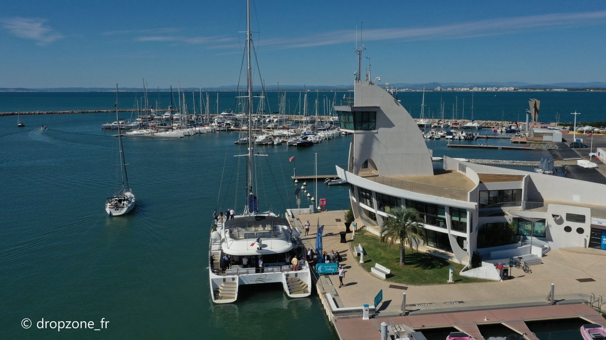 GRAUDUROI La Baie de Camargue Sailing toutes voiles dehors