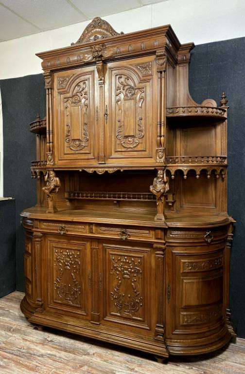 Muséal buffet Renaissance de pavillon de chasse en noyer