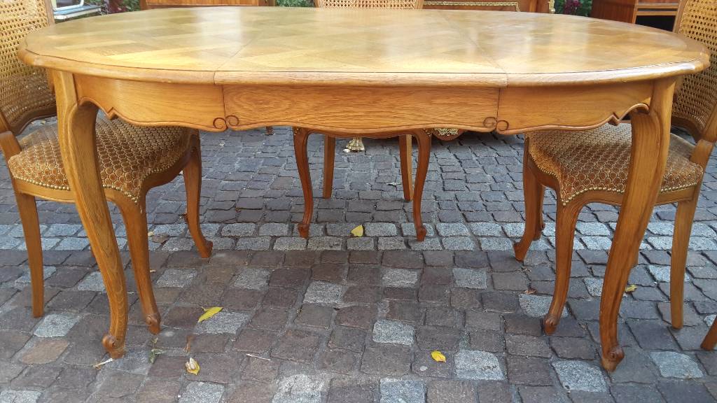table de repas en chene louis XV avec rallonge Puces Privées