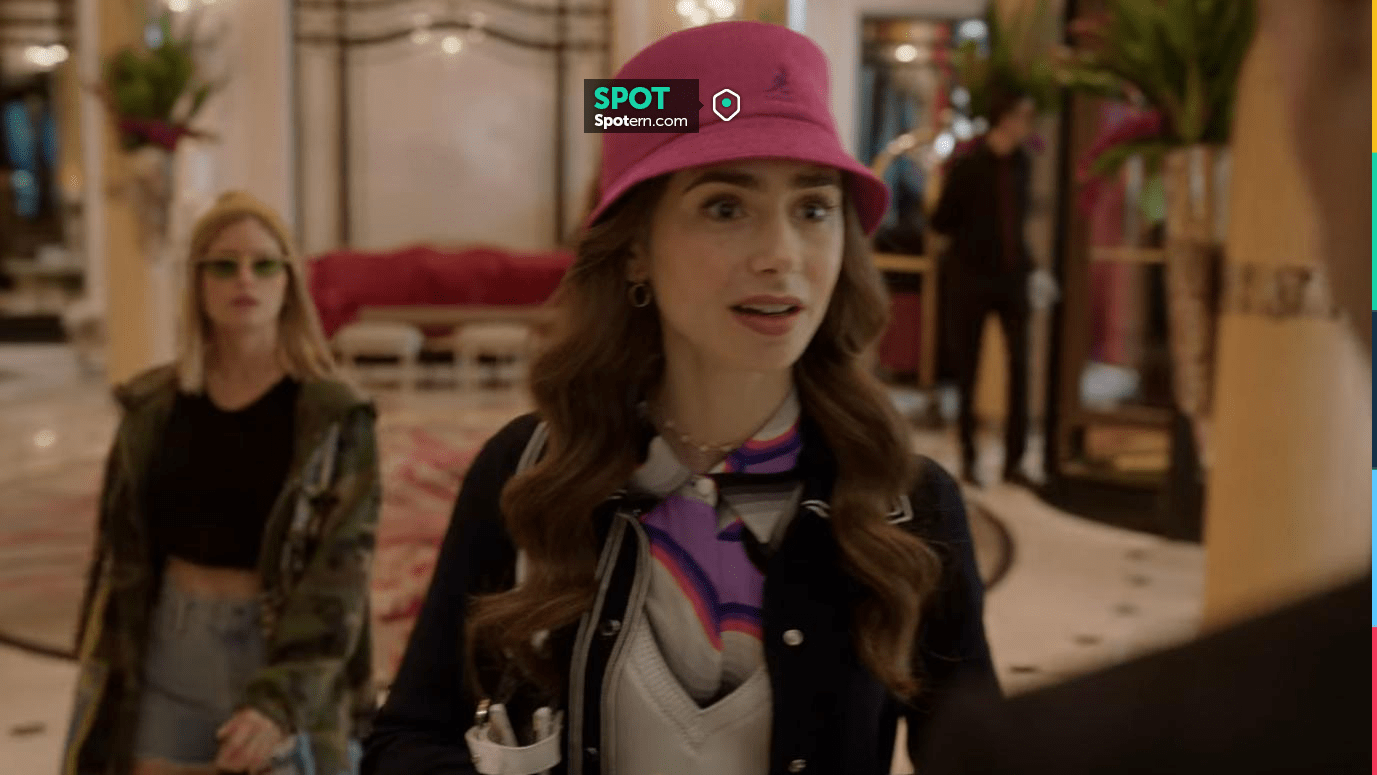 Bucket Hat of Emily Cooper (Lily Collins) in Emily in Paris (S01E07