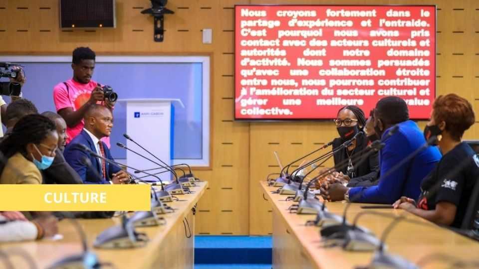 MANAGERS ET AGENTS D’ARTISTES REGROUPÉS EN ASSOCIATION