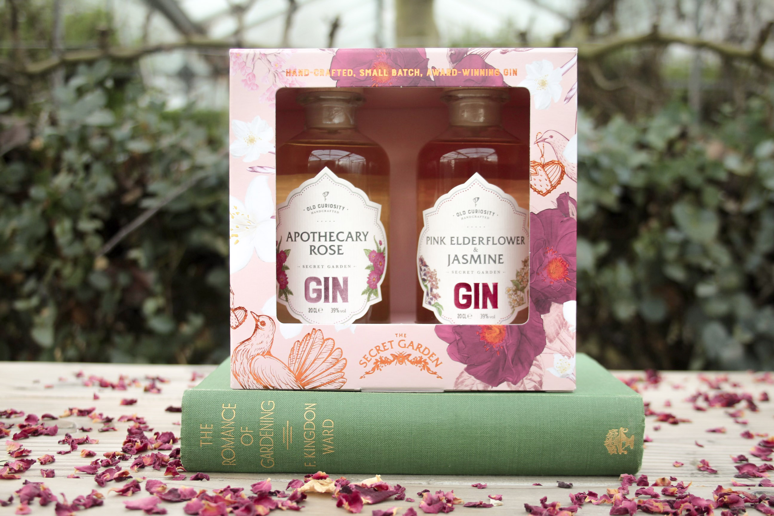 OLD CURIOSITY LAUNCHES A MOTHER’S DAY GIN GIFT BOX, FEATURING TWO OF