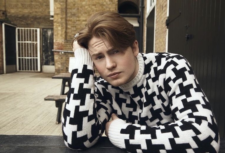 Netflix’s “Heartstopper” Star Kit Connor For Lewis Magazine Media Traffic