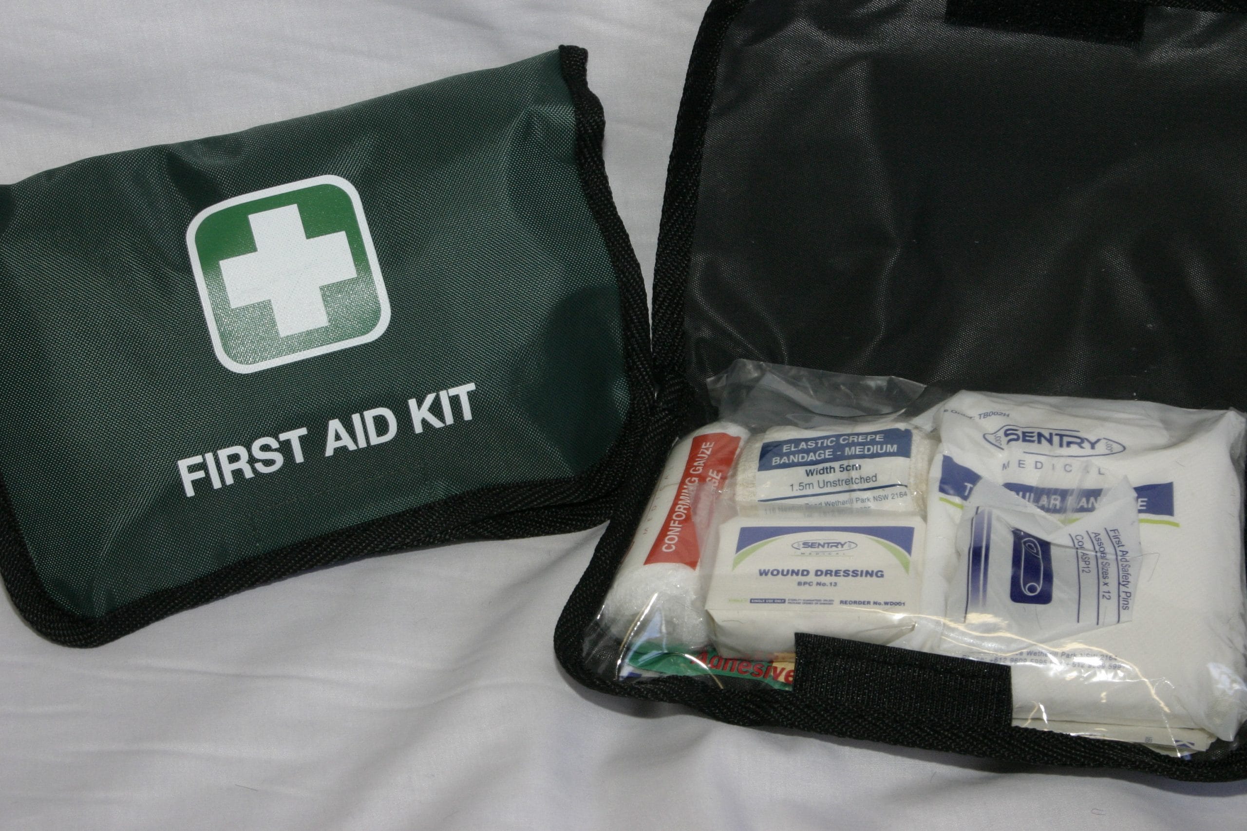 SMALL CAR FIRST AID KIT NYLON POUCH & CONTENTS