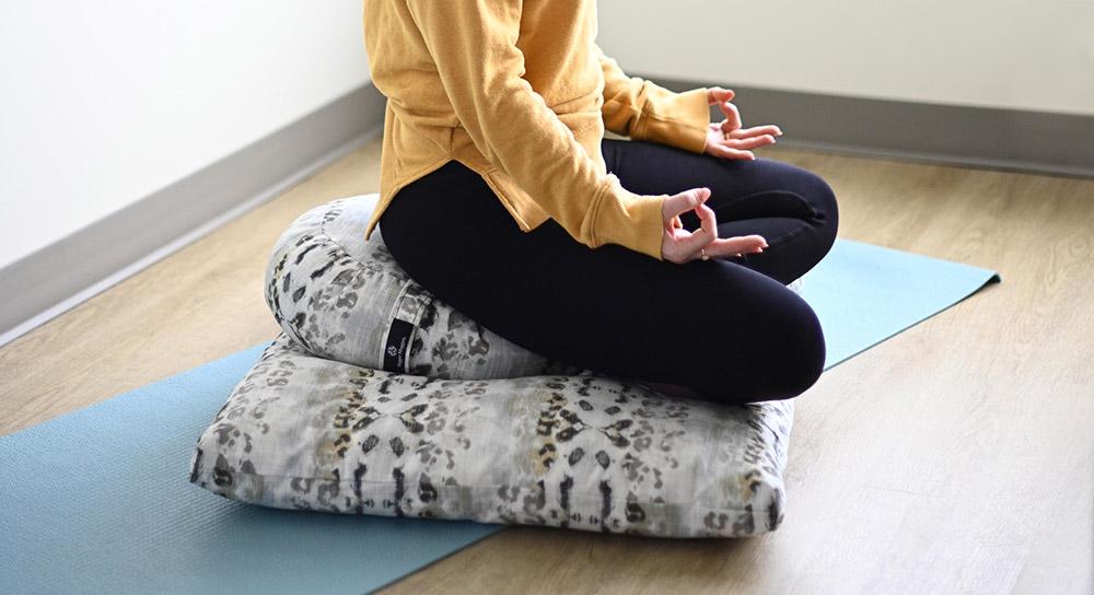 How to Choose a Meditation Cushion in 2021