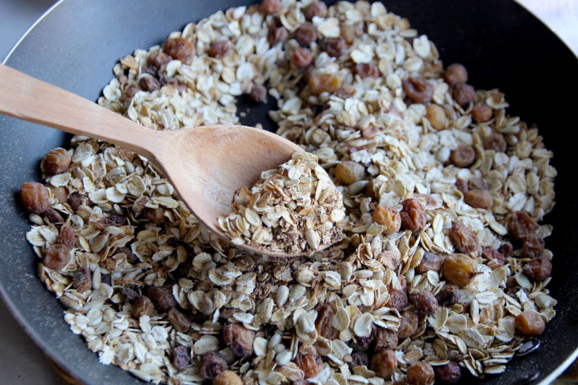 Easy Mediterranean Muesli (7 Mins, HighProtein, Customisable) Medmunch