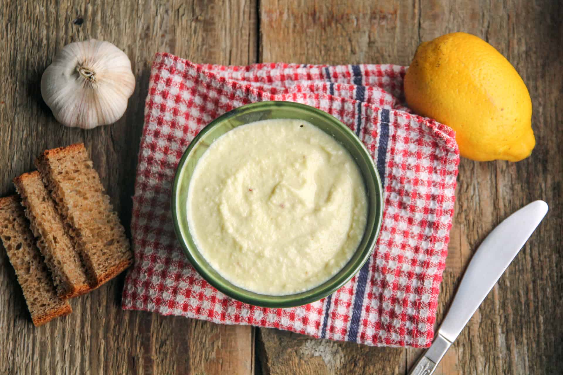 Toum (Lebanese/Mediterranean Garlic Sauce) Medmunch