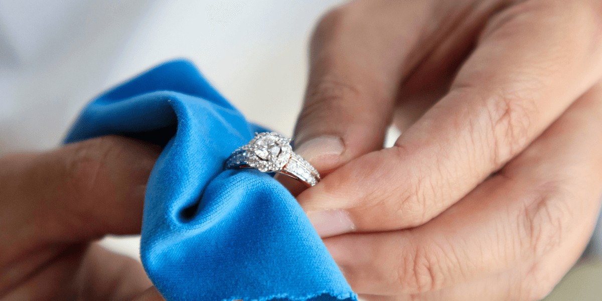 Sell Diamond ring to Specialists Mee Fund