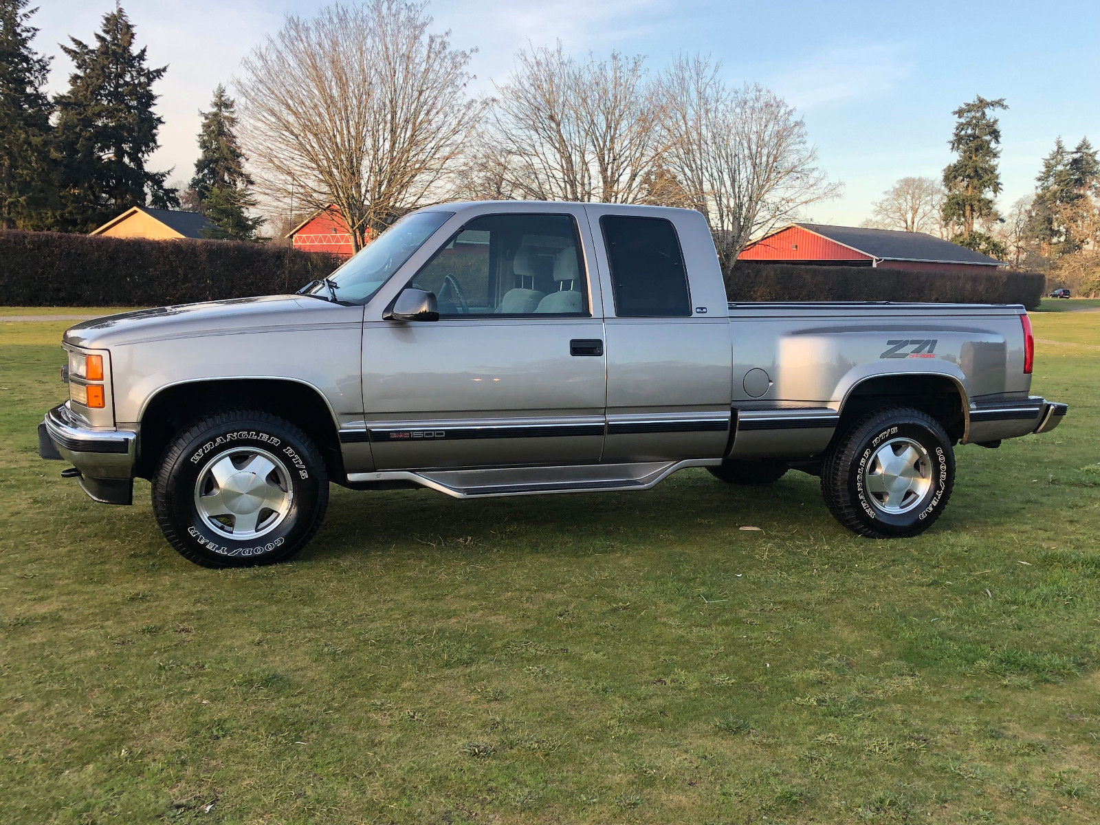 1,600 1998 Gmc z71