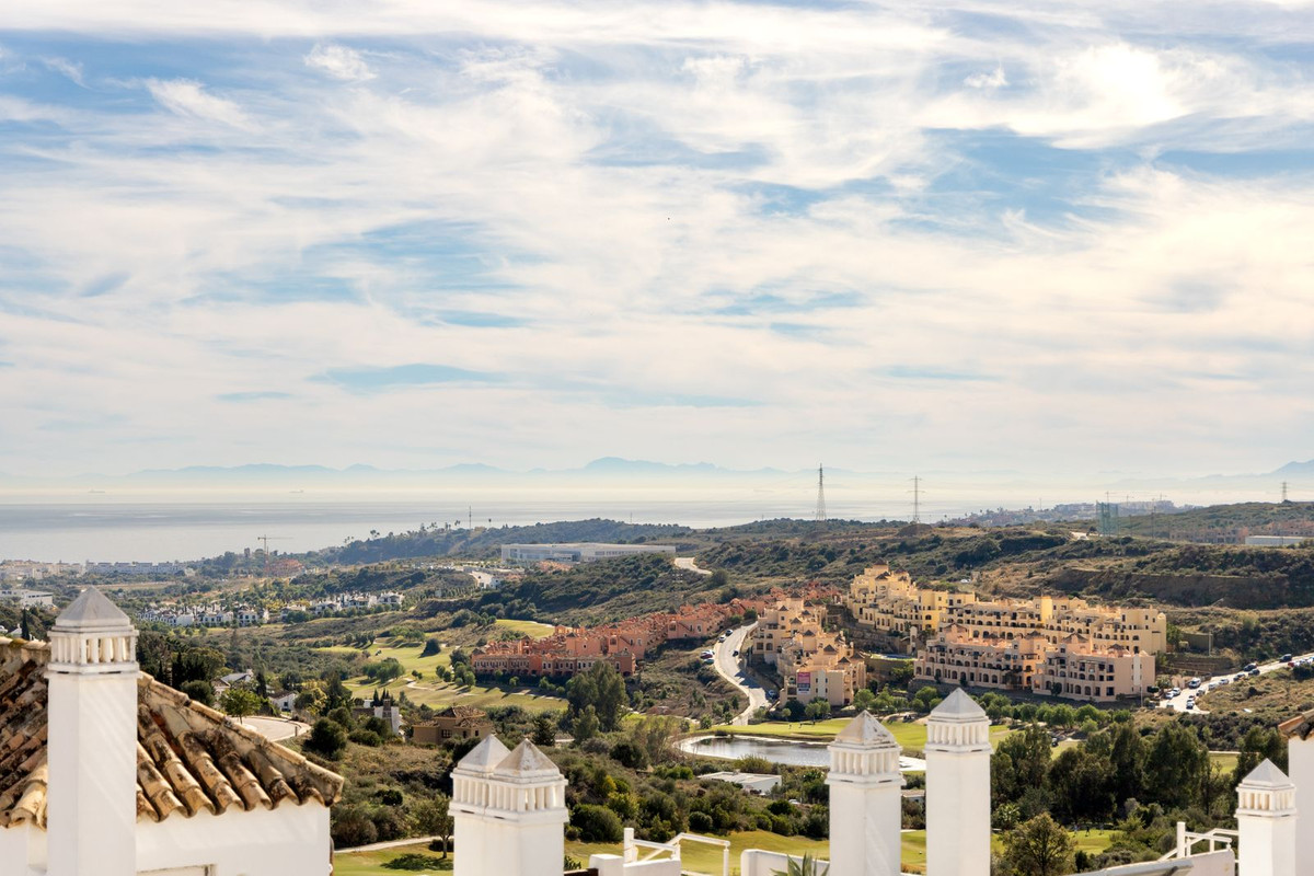 Penthouse in Valle Romano, Estepona » Meester Estate