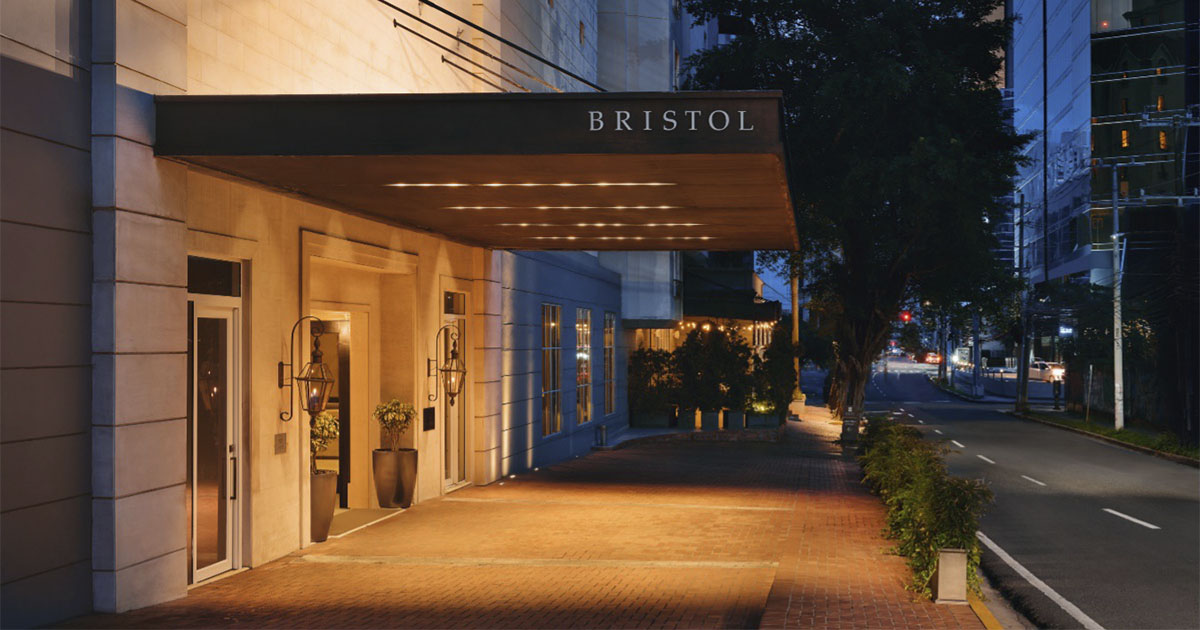 Bristol Panamá celebra su 25° aniversario y su primer año con Registry