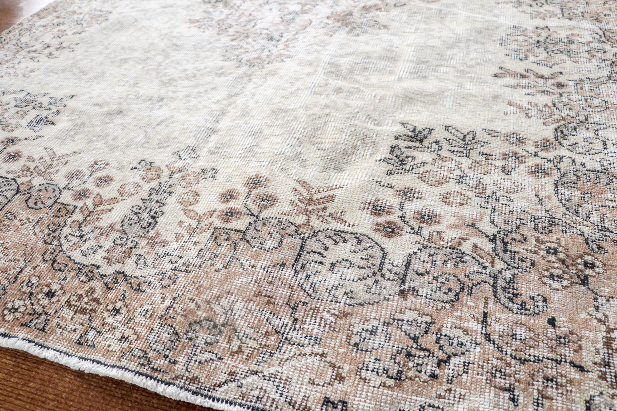 where to buy authentic vintage rugs for REALLY cheap Meg McMillin