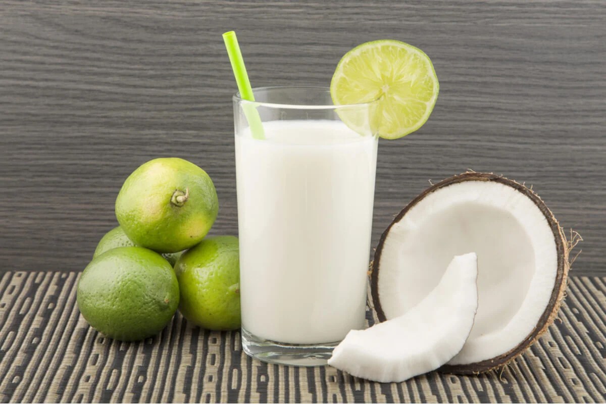 Refrescante receta de limonada de coco Mejor con Salud