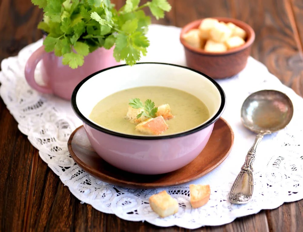 4 Sopas para prevenir la gripe — Mejor con Salud
