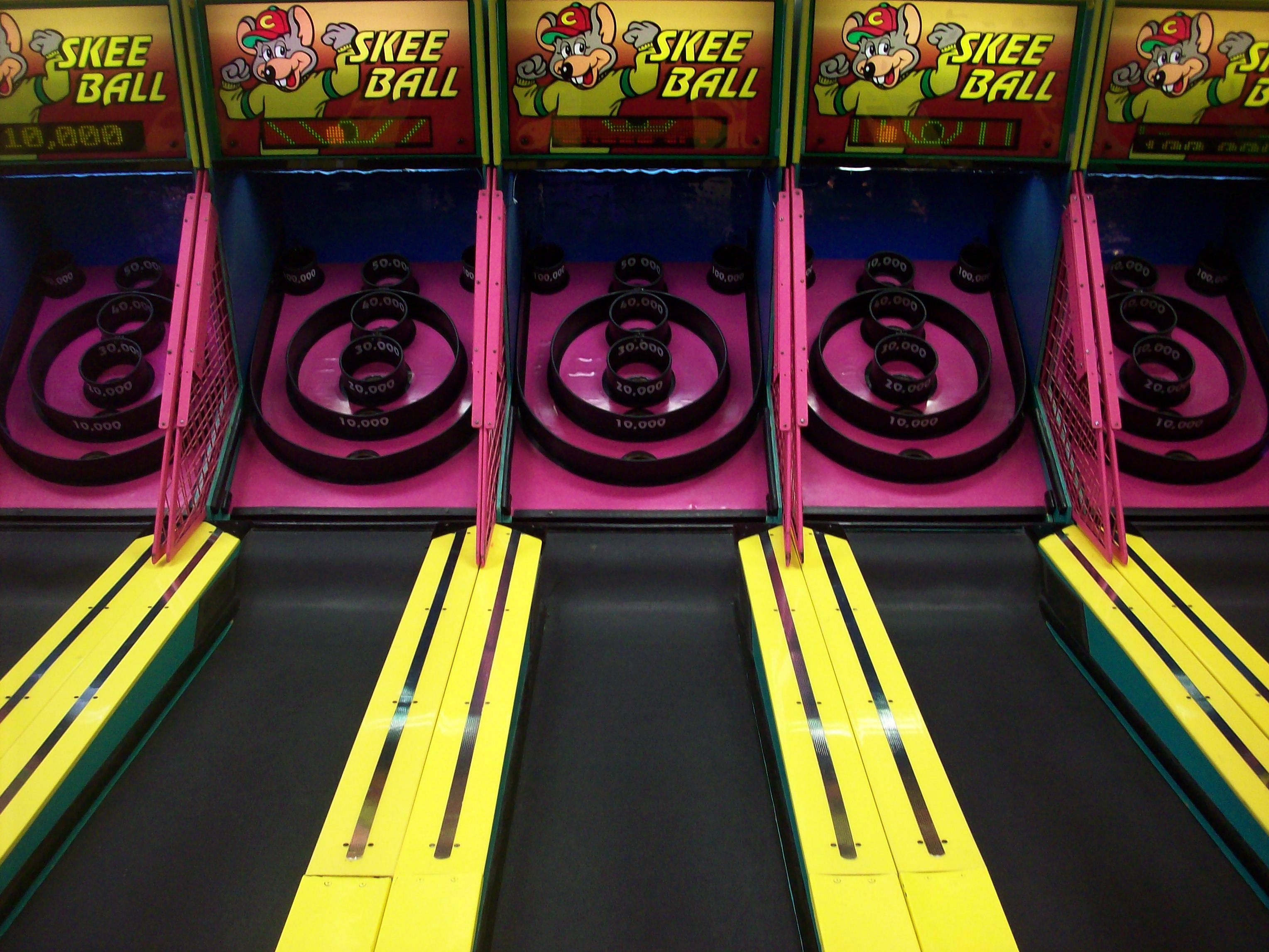 Chuck E Cheese Skee Ball