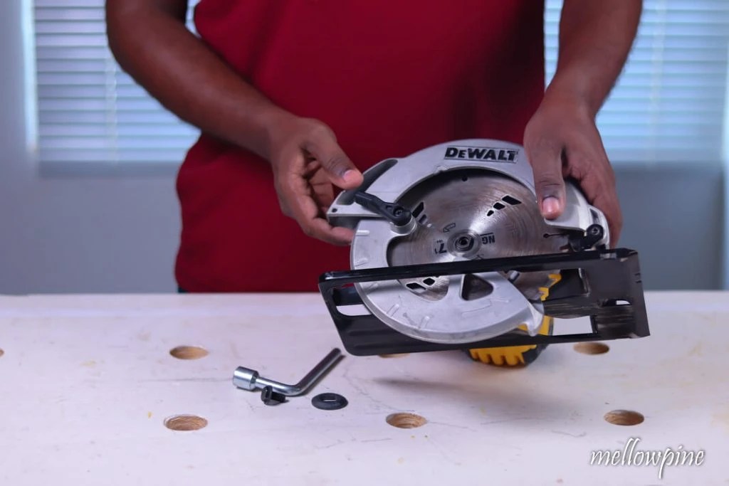 How to Change Circular Saw Blade [StepbyStep Guide] MellowPine