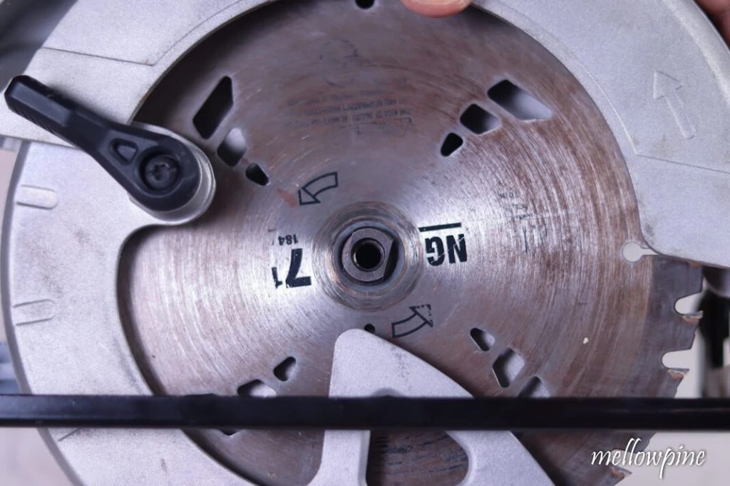 How to Change Circular Saw Blade [Step-by-Step Guide] - MellowPine
