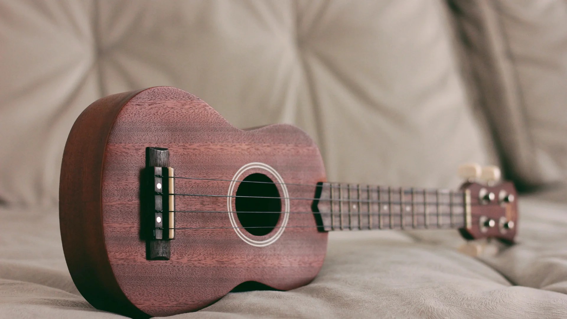 Top 5 Health benefits of playing the ukulele for Kids & Adults
