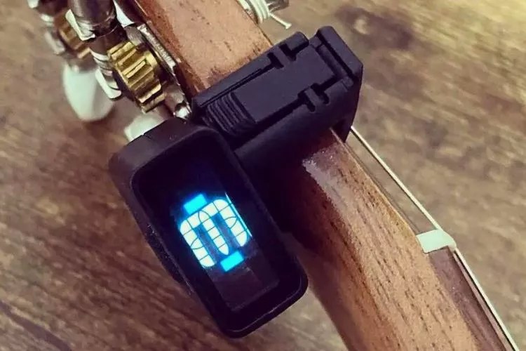 Can You Tune A Banjo With a Guitar Tuner? (An Honest Guide)