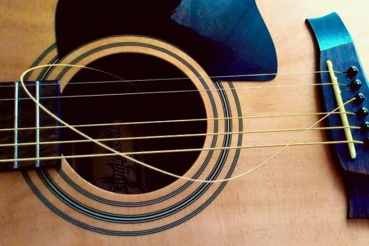 How often do Guitar Strings Break? Know Why and Prevent it