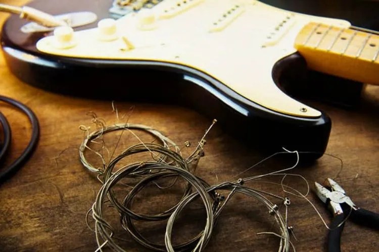 How often do Guitar Strings Break? Know Why and Prevent it