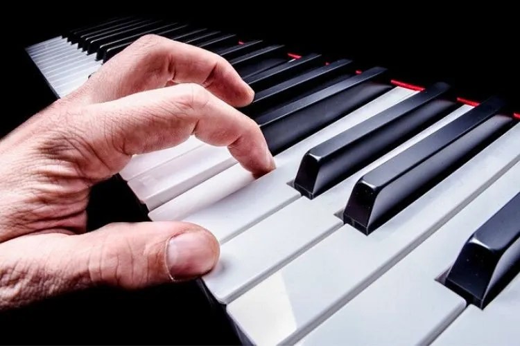 Does Being Left Handed Hinder Piano Playing? An Honest Guide