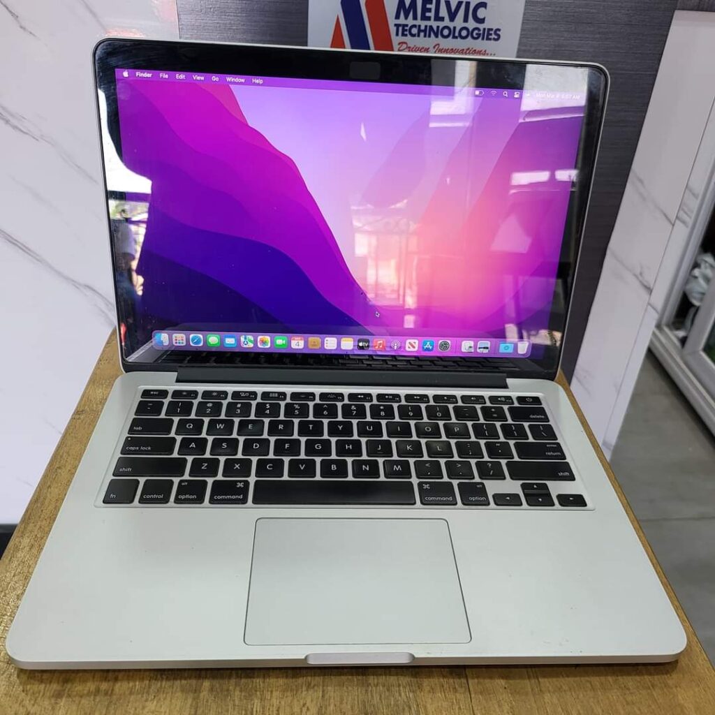 MACBOOK PRO 2015 /INTEL CORE I7/ 256GB SSD /8GB RAM /13.3 INCH RETINA