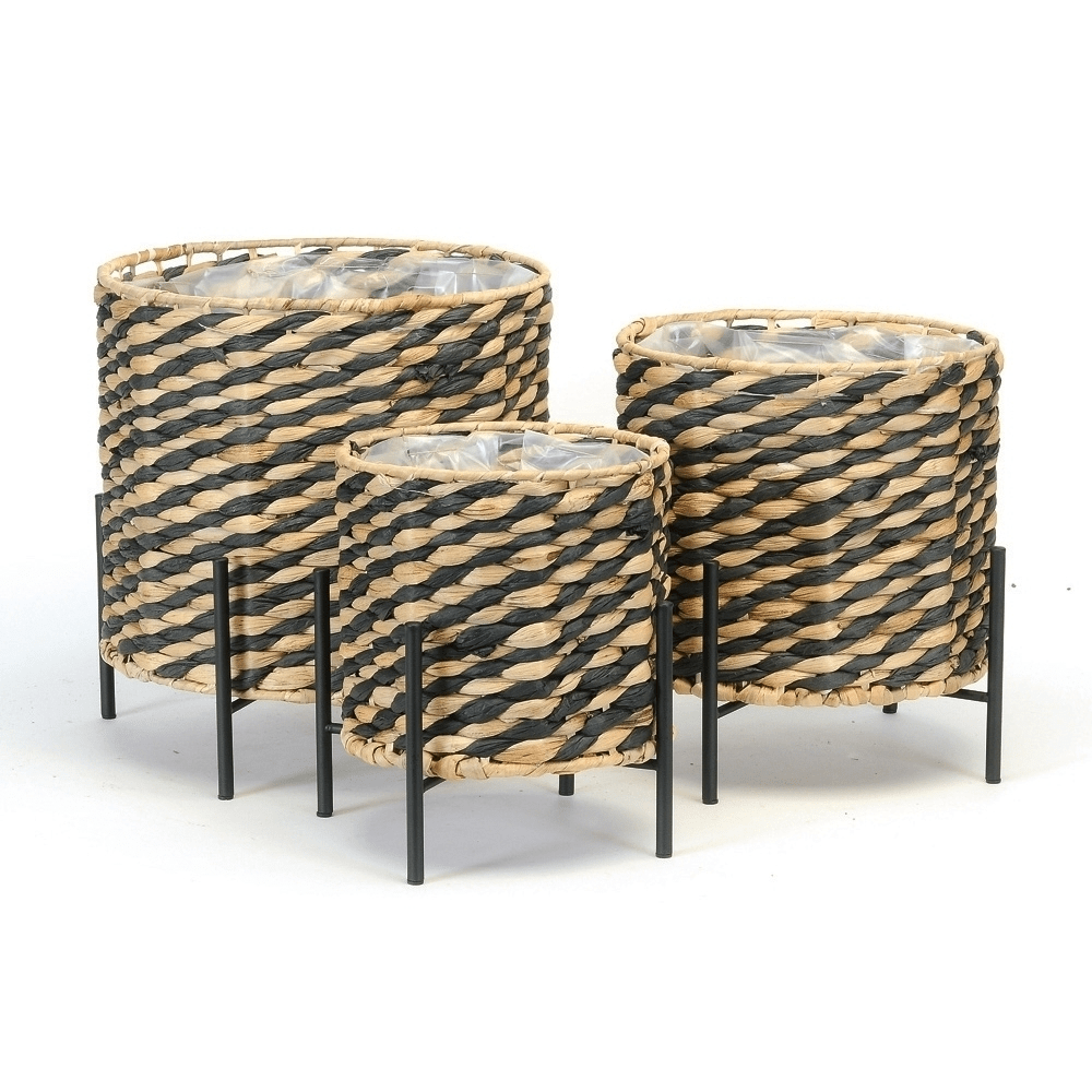 Lined Plant Baskets On Metal Stand Meme Brooks Design