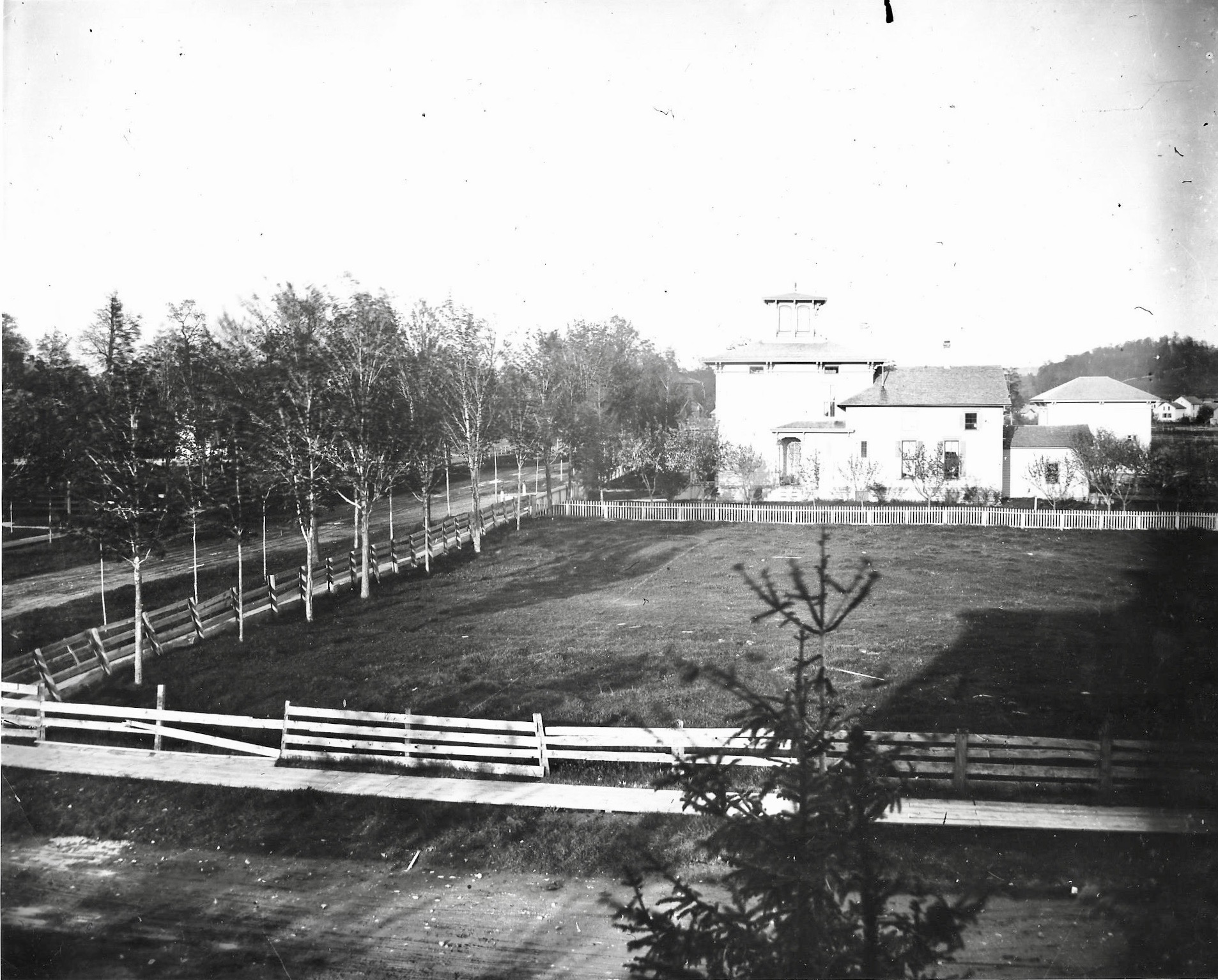 216 Keyes Ave (1870 Present)