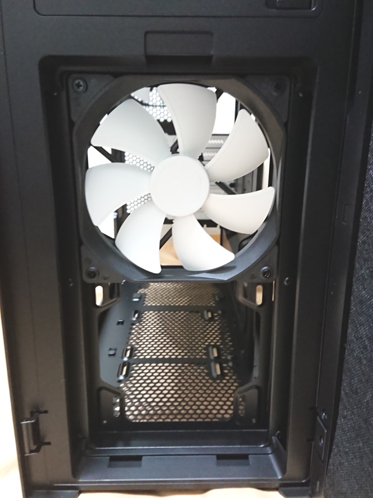 Fractal Design Define R5 Titanium Greyのレビュー メモトラ