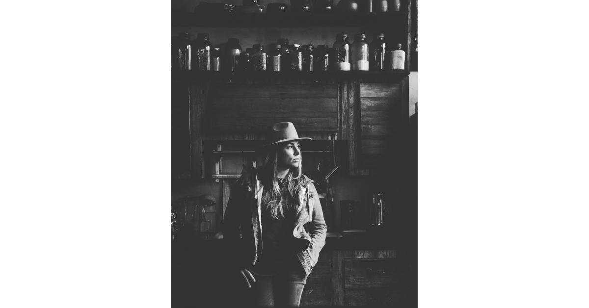 Back Lot Bash Lyons & Co. To Chicago For A Spectacular Performance