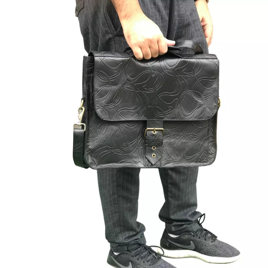 Messenger Bag Laptop bag in real leather Mender Leather Factory