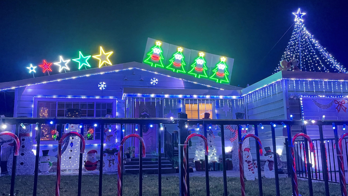 It’s the Holiday Season! Sign Up for Ukiah Valley’s Let It Glow House